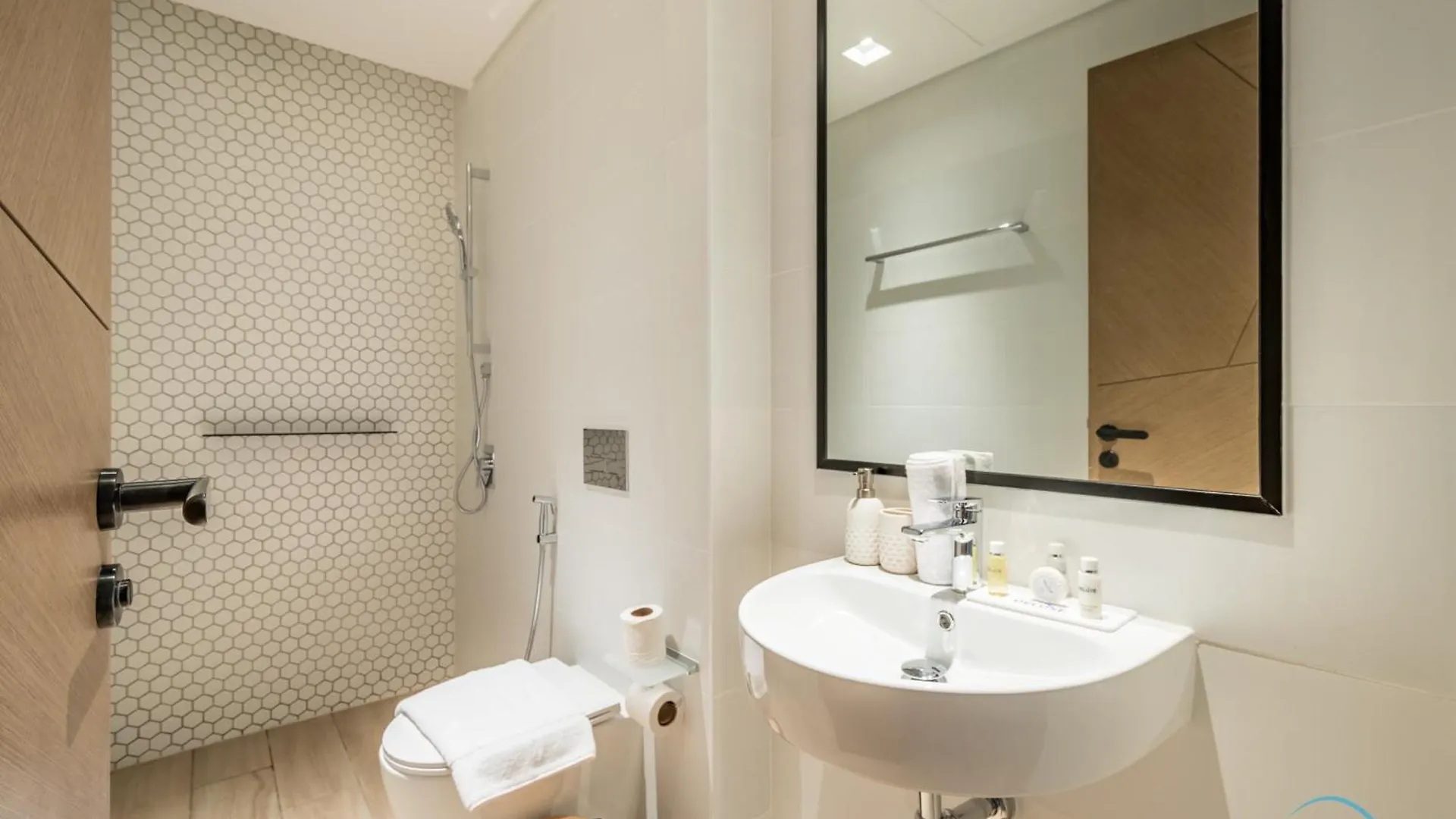 Exquisite 3Br With Assistant Room At Palace Residences Dubai Creek Harbour By Deluxe Holiday Homes